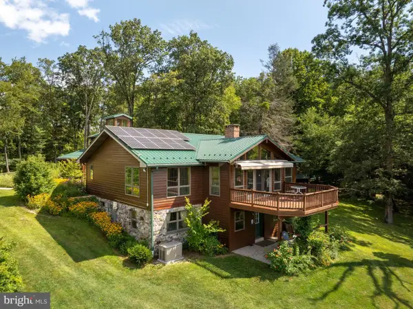 1494 Mountain Rd, ORRTANNA, PA 17353