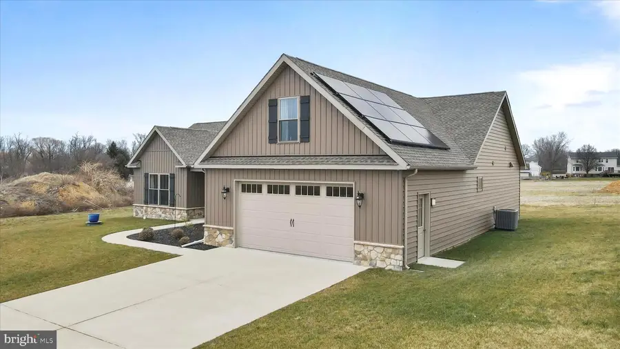 41 Smith Cir, Littlestown, PA 17340 - Image #3