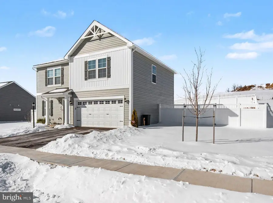 25 Natures Way Cir, New Oxford, PA 17350 - #3