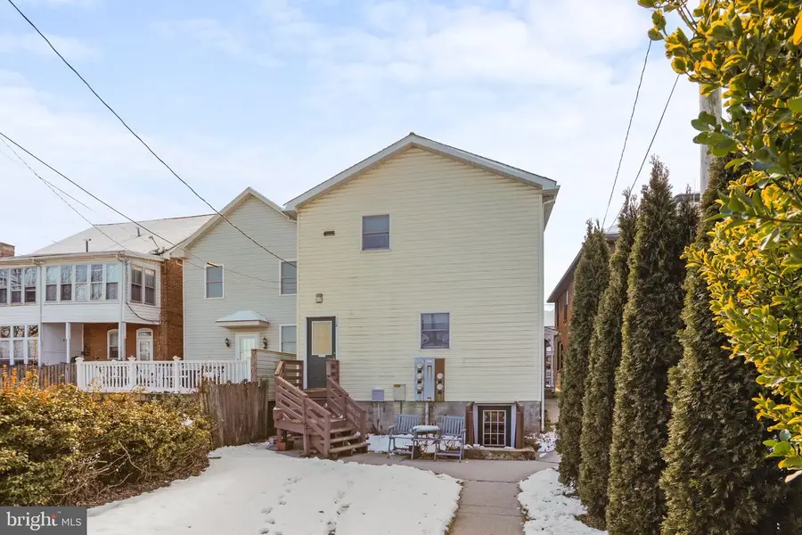 126 E York St, Gettysburg, PA 17325 - #3
