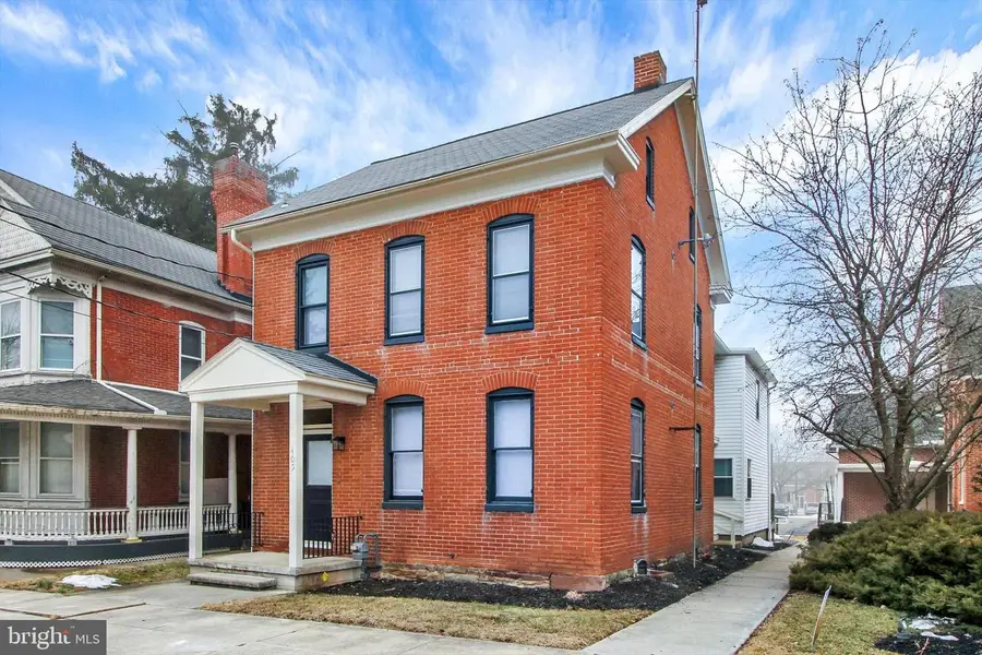 405 W King St, East Berlin, PA 17316 - #3