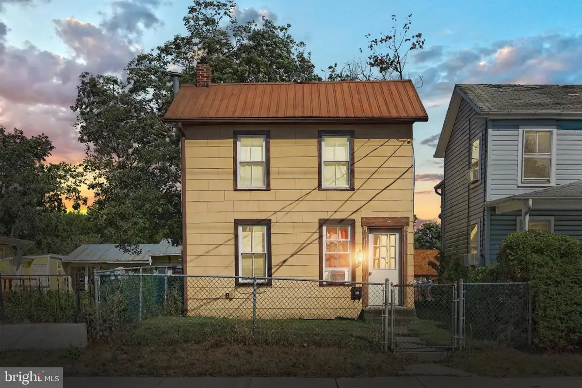 422 S Washington St, Gettysburg, PA 17325 - #1
