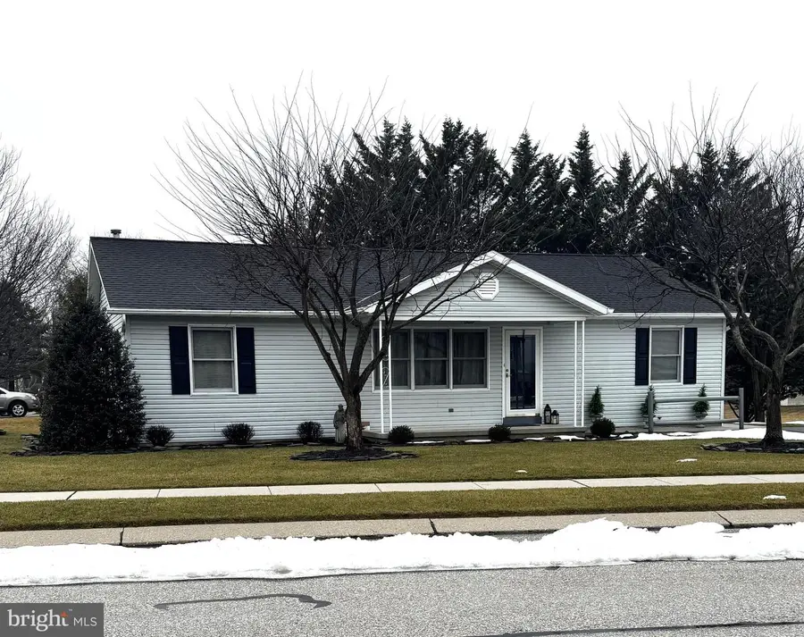 136 Conewago Dr, Hanover, PA 17331 - #2