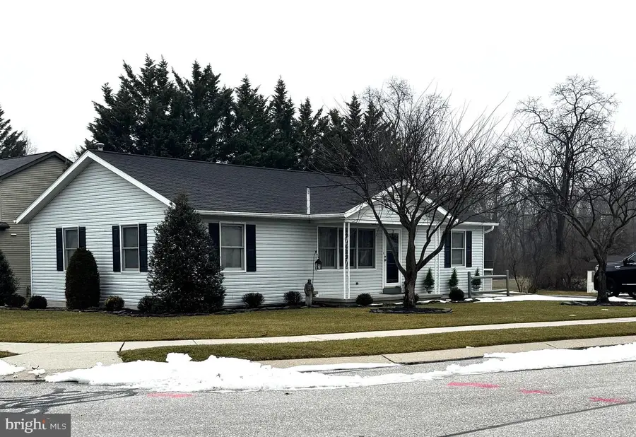 136 Conewago Dr, Hanover, PA 17331 - #3