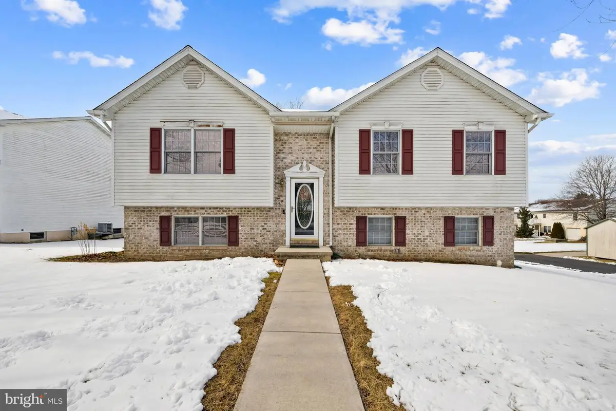 11 Yorktowne Ct, Littlestown, PA 17340 - #1