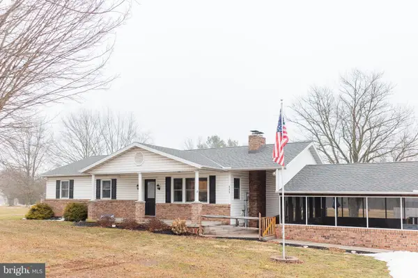 695 Kohler School Rd, NEW OXFORD, PA 17350