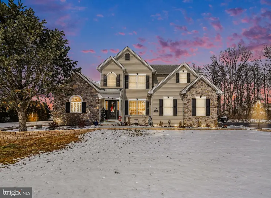 240 Amanda Dr, Littlestown, PA 17340 - #2