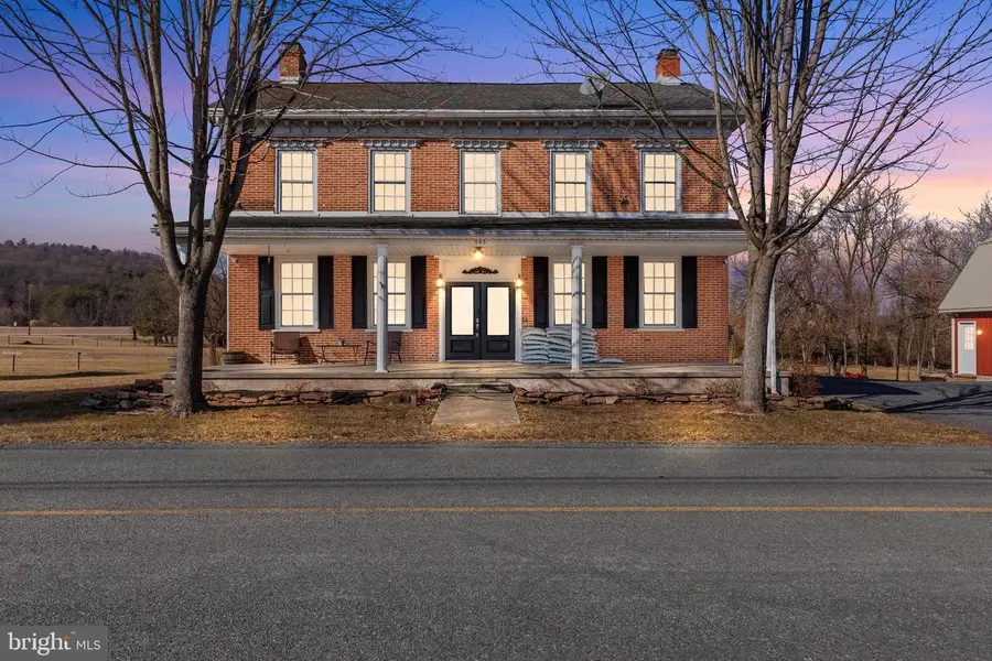 545 Hilltown Rd, Gettysburg, PA 17325 - #2