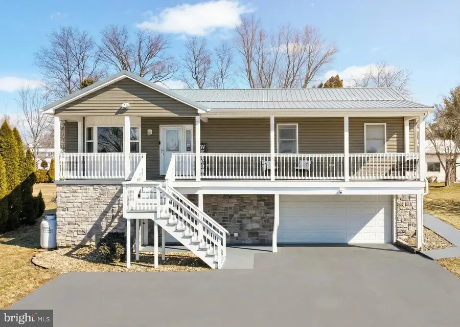 14 Wadsworth Dr, East Berlin, PA 17316 - #2