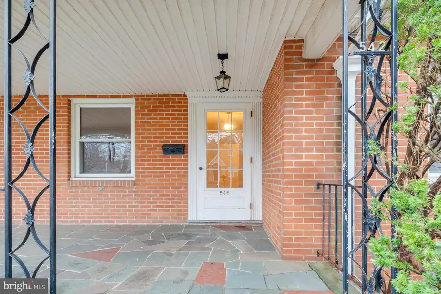 542 Hillcrest Pl, Gettysburg, PA 17325 - #2