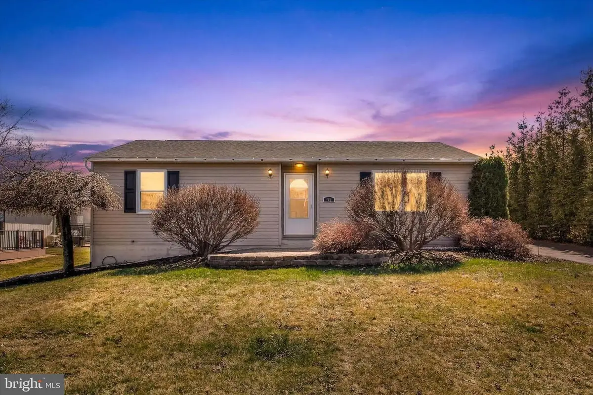 14 Sedgwick Dr, East Berlin, PA 17316 - #1