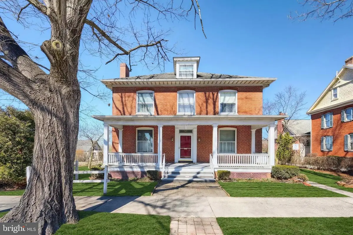 318 Lincoln Way W, New Oxford, PA 17350 - #1