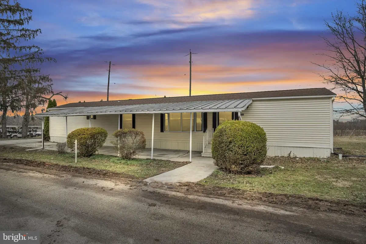 250 Pine Dr, New Oxford, PA 17350 - #1