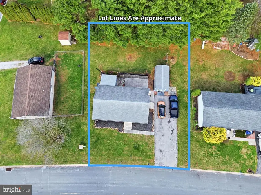 9 Pine Ln, New Oxford, PA 17350 - #2