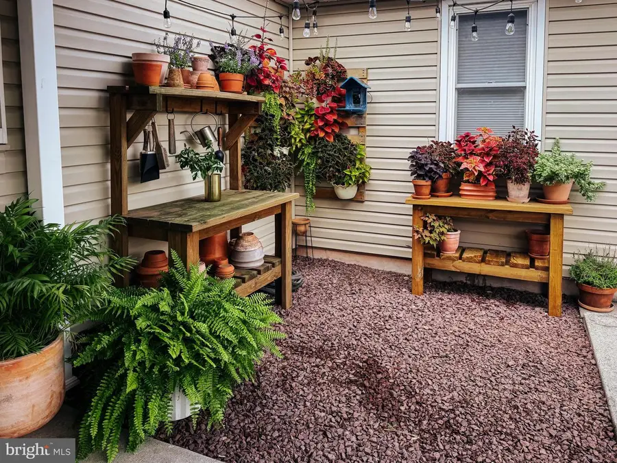 206 N Peters St, New Oxford, PA 17350 - #3