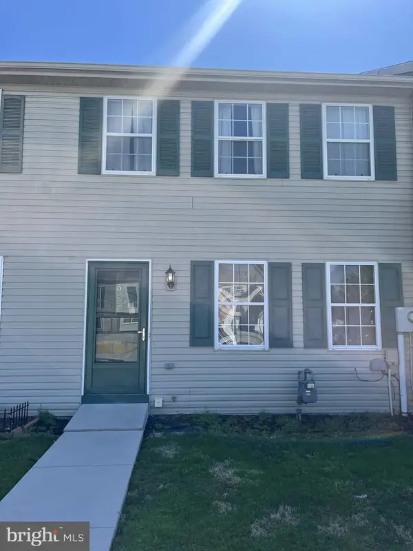 5 Oxwood Cir, NEW OXFORD, PA 17350