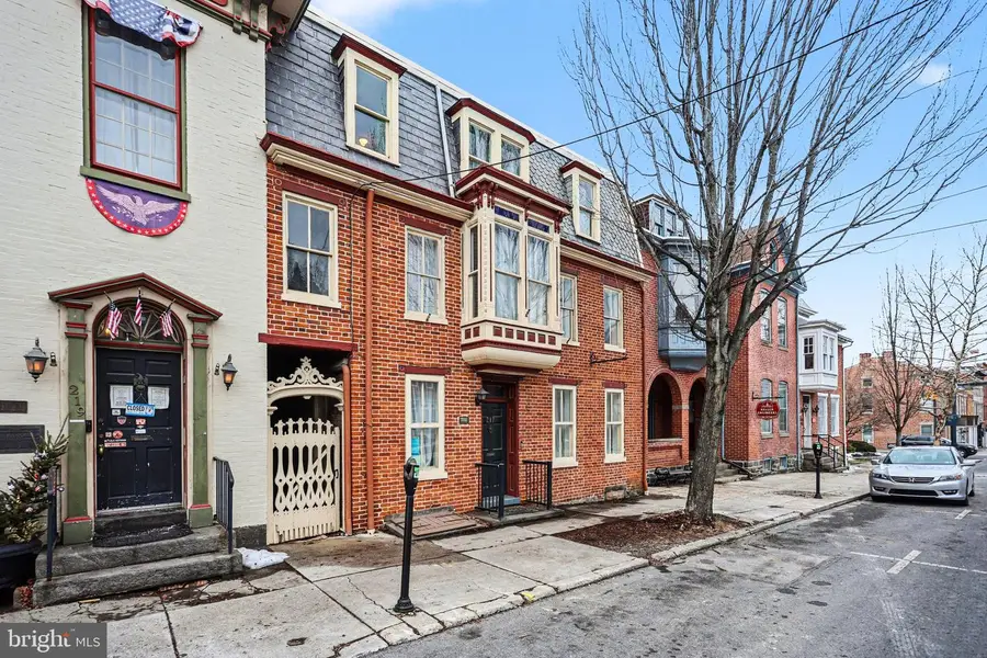 217 Baltimore St, Gettysburg, PA 17325 - #2