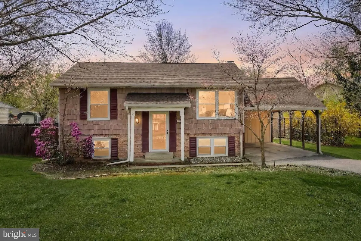 31 E Lake View Dr, Littlestown, PA 17340 - #1