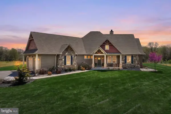 305 Gun Club Rd, NEW OXFORD, PA 17350