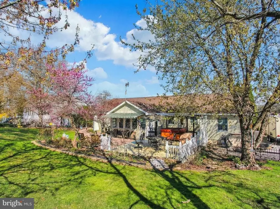 4 Hancock Dr, East Berlin, PA 17316 - #3