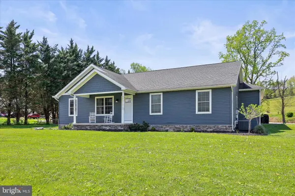 8 Orchard Dr, HANOVER, PA 17331