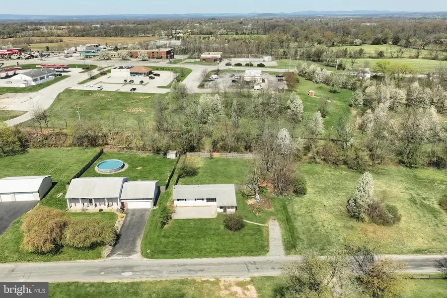 66 Little Ave, New Oxford, PA 17350 - #3