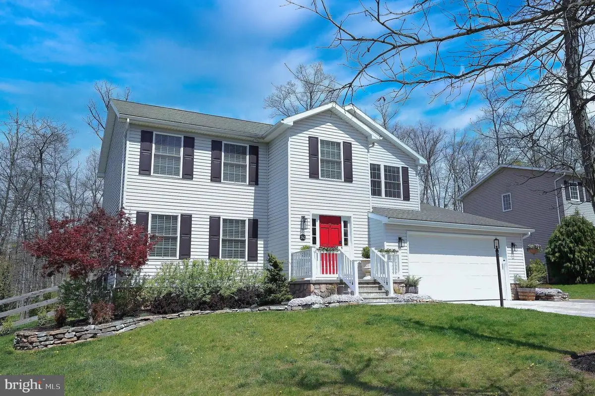 240 Twin Lakes Dr, Gettysburg, PA 17325 - #1