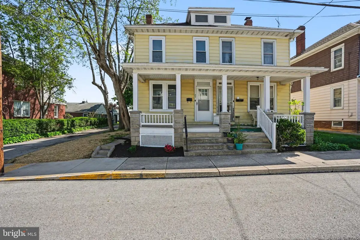 23 Park Ave, Littlestown, PA 17340 - #1