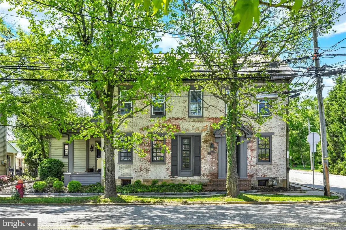 221 Lincoln Way W, New Oxford, PA 17350 - #1