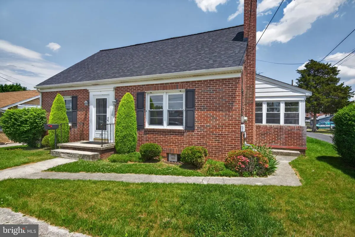210 Stambach St, McSherrystown, PA 17344 - #1