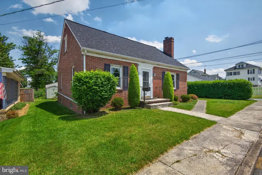 210 Stambach St, McSherrystown, PA 17344 - #3