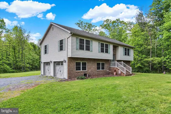 145 Roberts Rd, LITTLESTOWN, PA 17340