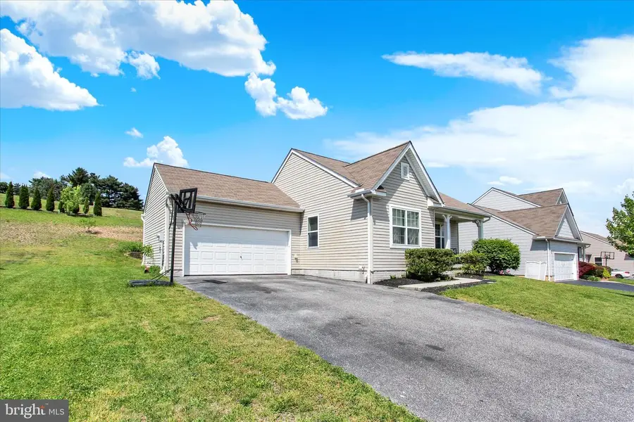109 W Imperial Dr, Aspers, PA 17304 - #2