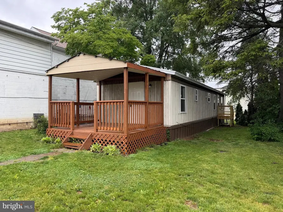 1104 W Elm Ave W, Hanover, PA 17331 - #2