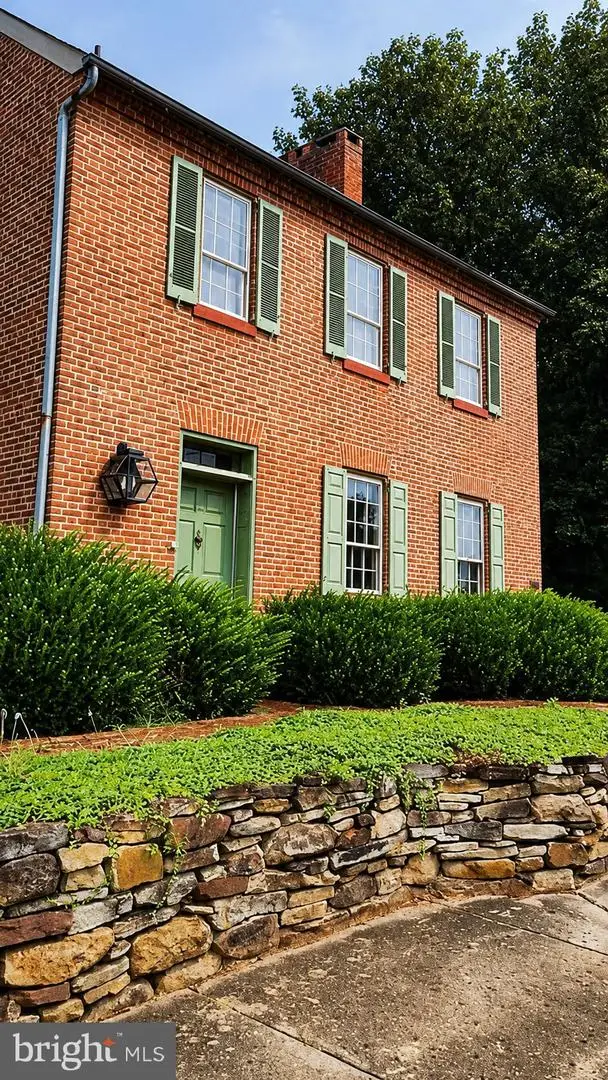 206 E King St, East Berlin, PA 17316 - #3