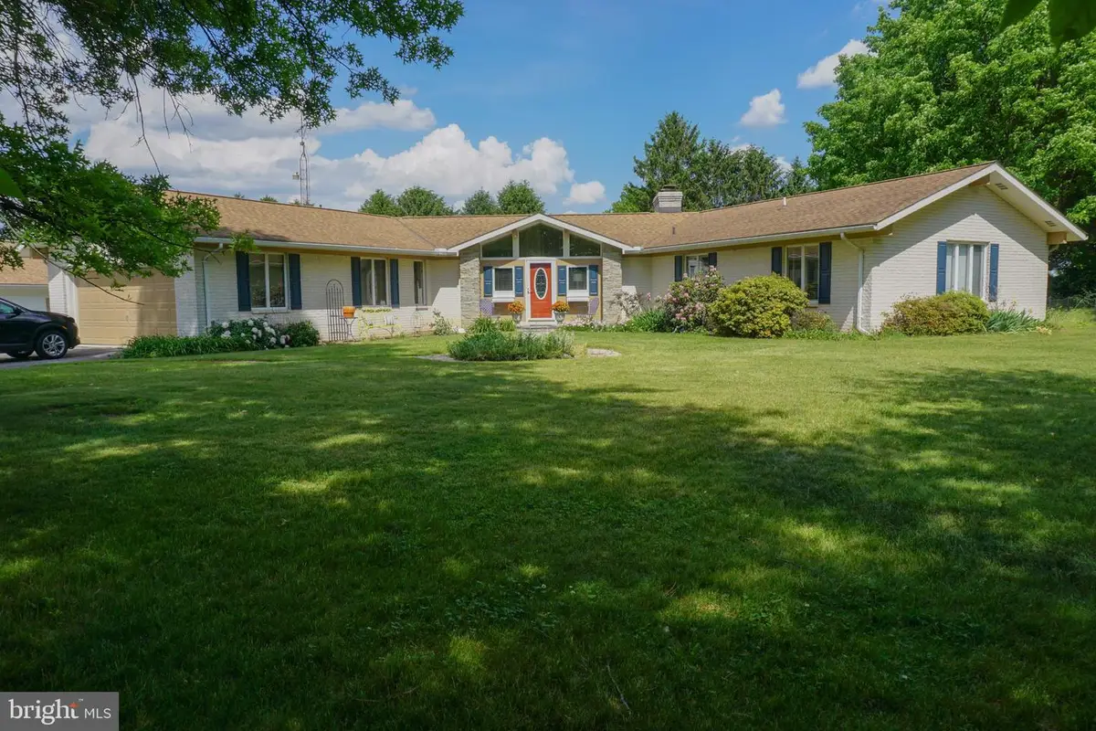 389 Basehoar Rd, Littlestown, PA 17340 - #1