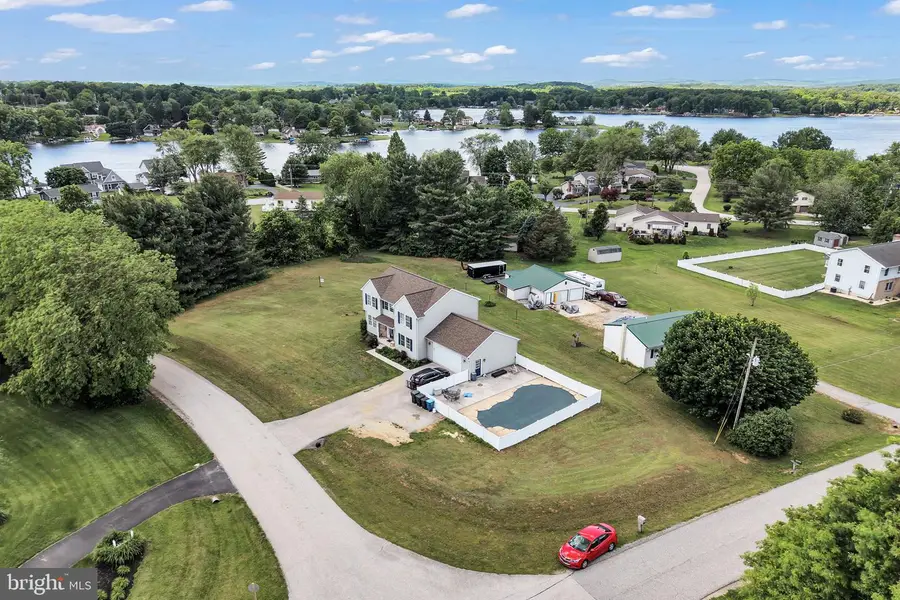 21 Wadsworth Dr, East Berlin, PA 17316 - #3