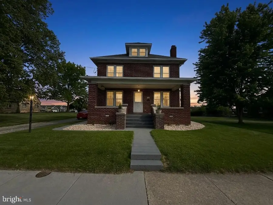 579 E King St, Littlestown, PA 17340 - #2