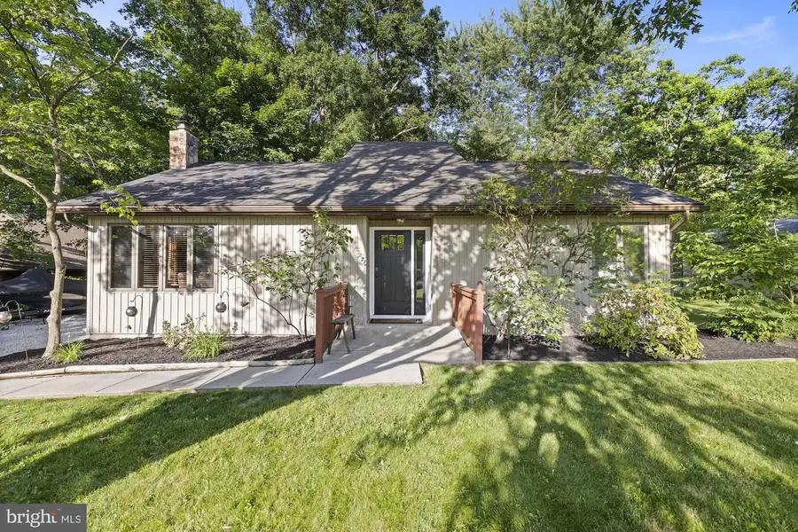 8 Hill Dr, East Berlin, PA 17316 - #2