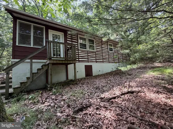 165 Schoolhouse Hill Rd, FAYETTEVILLE, PA 17222