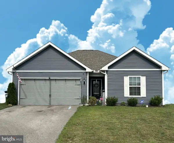82 Ledger Dr, HANOVER, PA 17331