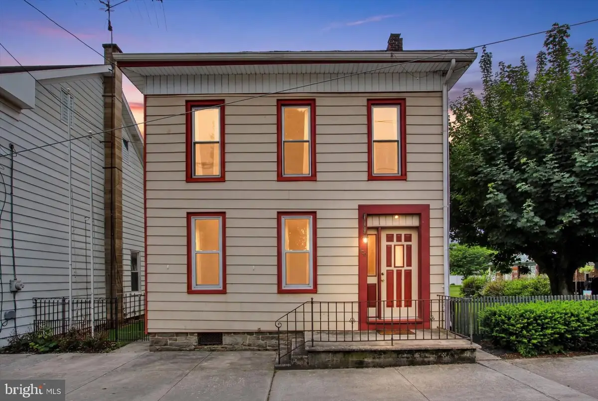 526 W King St, East Berlin, PA 17316 - #1