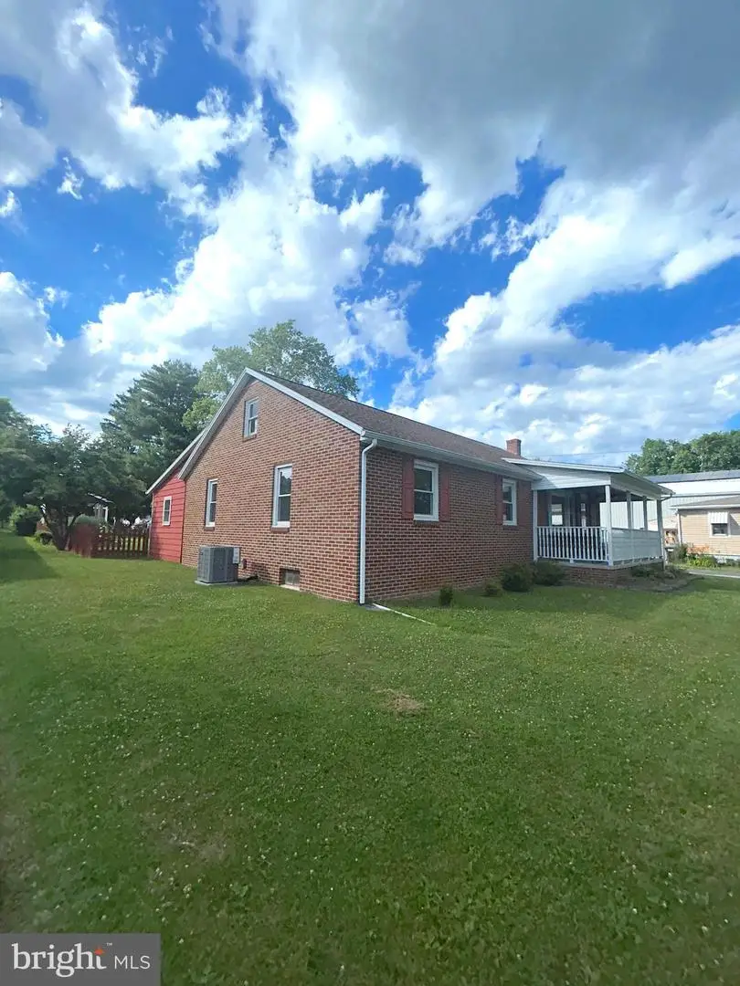 211 W Main St, Fairfield, PA 17320 - #2