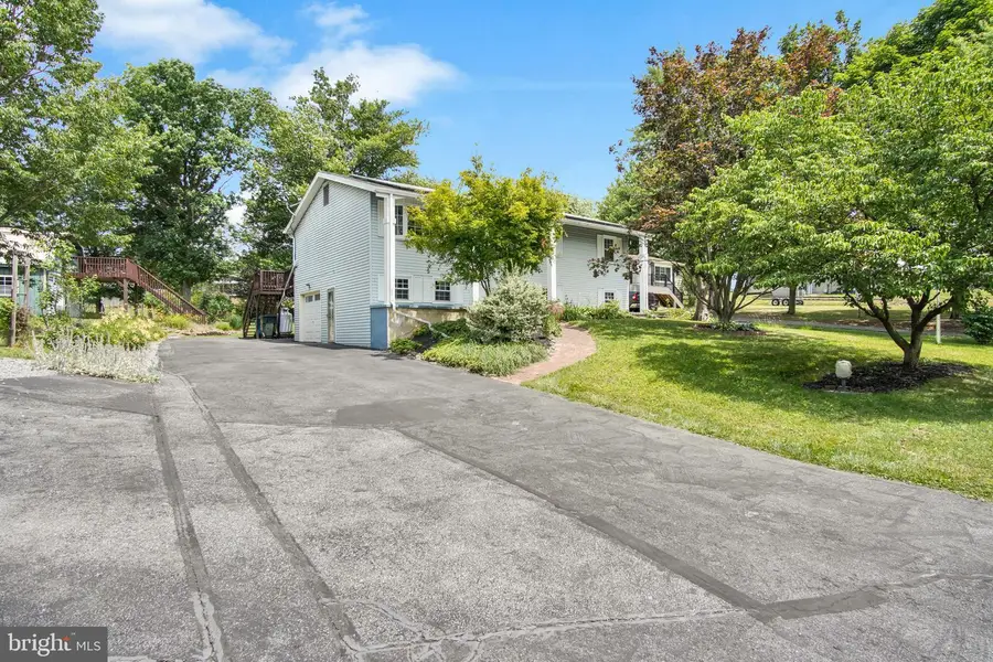 14 Pemberton Dr, East Berlin, PA 17316 - #3