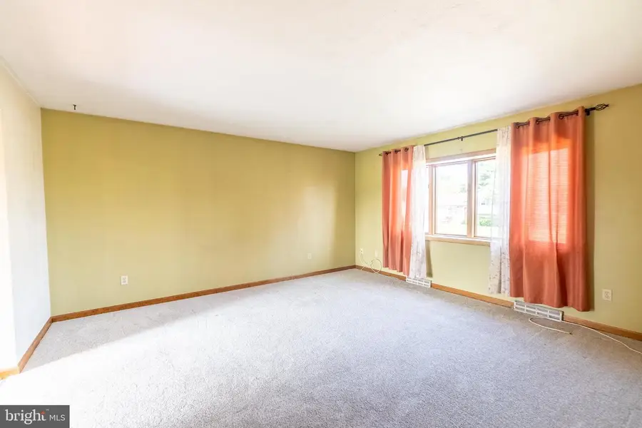 677 Poplar St, Hanover, PA 17331 - #2