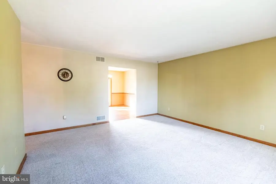 677 Poplar St, Hanover, PA 17331 - #3
