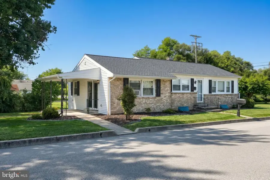 1000 W Elm Ave, Hanover, PA 17331 - #3