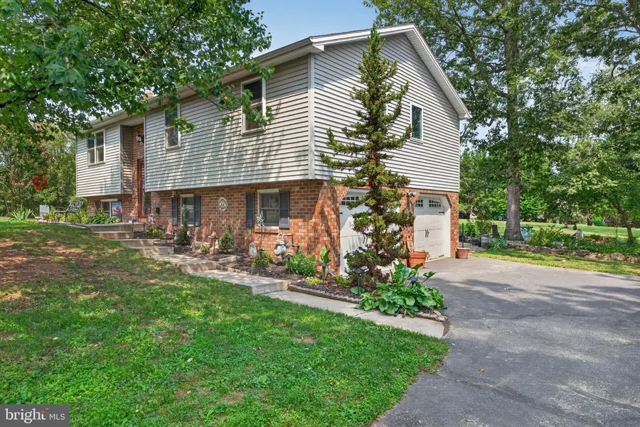 119 Hamilton Dr, Abbottstown, PA 17301 - #2