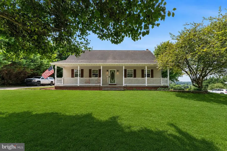1165 Fox Run Ter, Hanover, PA 17331 - #2