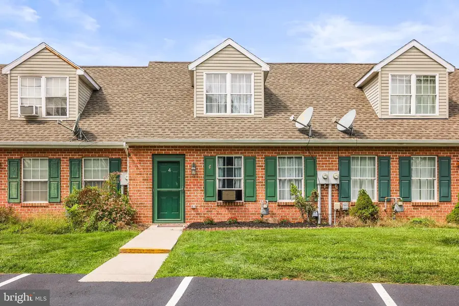 4 Oxford Ct, New Oxford, PA 17350 - #2